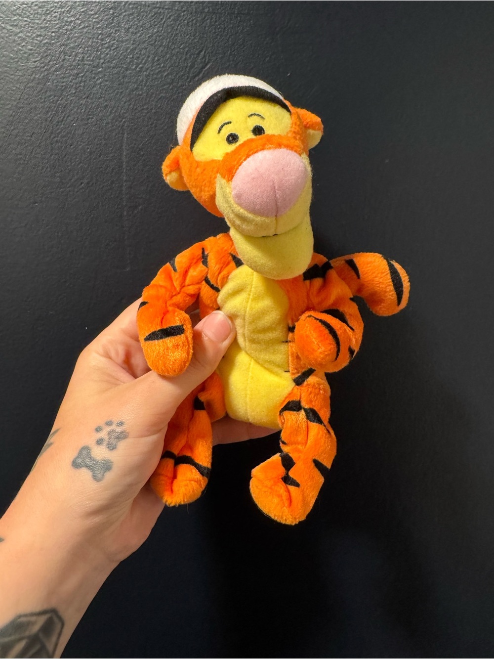 Disney Tigger Christmas Santa Hat Plush Stuffed Animal Winnie The Pooh 8” Toy